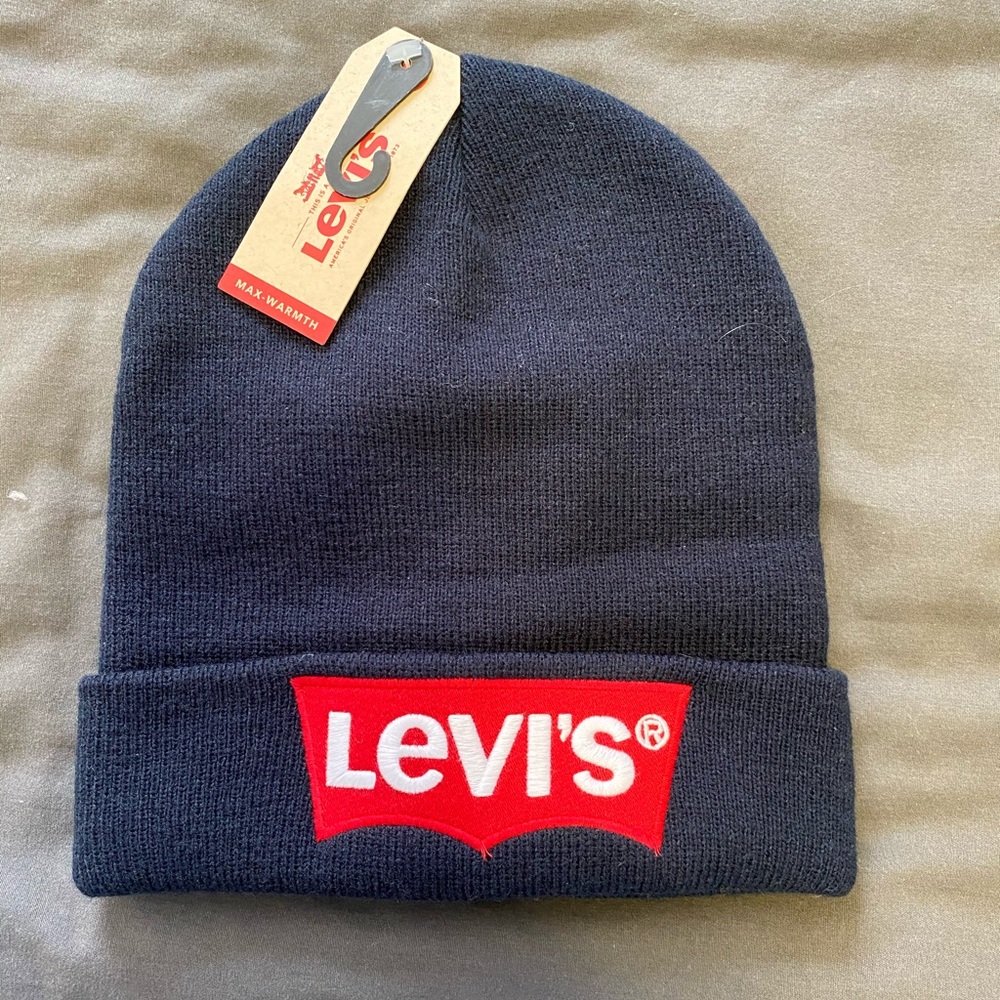 Navy blue Levi’s hat